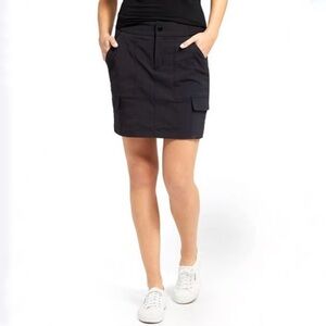 Athleta Trekkie Skort Size 10 Black Hiking Skirt Travel Cargo Pockets Gorpcore